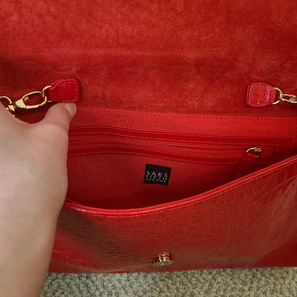 Vintage Saks Fifth Ave Black Label Red Crocodile Embossed Shoulder Bag - Picture 4 of 8